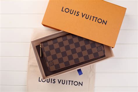 portafoglio louis vuitton uomo riconoscere l'originale|portachiavi louis vuitton.